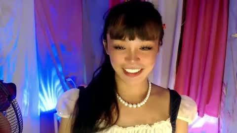 Snapshot of ursexy_debra chatting on November 13, 10:47 am TYRA online show from November 13, 10:47 am