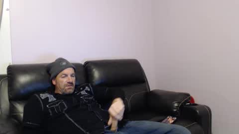 Snapshot of urslav75 chatting on December 14, 11:37 am urslav75 online show from December 14, 11:37 am