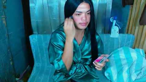 JEN online show from November 24, 8:25 am