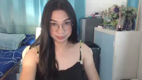 Snapshot of urwetasianprincessxx chatting on October 8, 10:35 am Ashley Kate Mateo Gray online show from October 8, 10:35 am