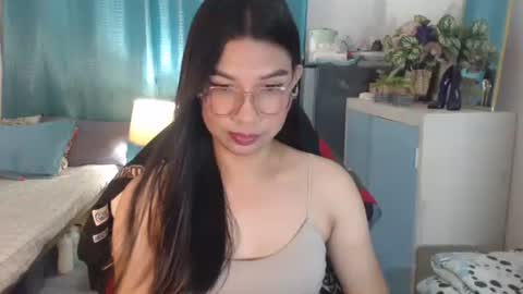 Snapshot of urwetasianprincessxx chatting on December 15, 11:47 am Ashley Kate Mateo Gray online show from December 15, 11:47 am