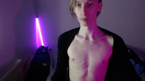 Snapshot of usuck364662 chatting on January 3, 5:53 pm Excuse me online show from January 3, 5:53 pm