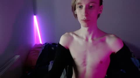 Snapshot of usuck364662 chatting on January 4, 7:03 am Excuse me online show from January 4, 7:03 am