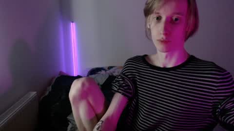 Snapshot of usuck364662 chatting on January 10, 2:34 pm Excuse me online show from January 10, 2:34 pm