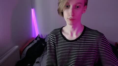 Snapshot of usuck364662 chatting on January 11, 7:28 am Excuse me online show from January 11, 7:28 am