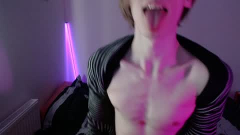 Snapshot of usuck364662 chatting on January 11, 10:29 am Excuse me online show from January 11, 10:29 am