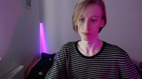 Snapshot of usuck364662 chatting on January 12, 7:43 am Excuse me online show from January 12, 7:43 am