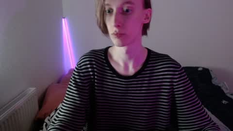 Snapshot of usuck364662 chatting on January 17, 1:03 pm Excuse me online show from January 17, 1:03 pm