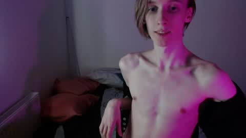 Snapshot of usuck364662 chatting on January 24, 2:19 pm Excuse me online show from January 24, 2:19 pm