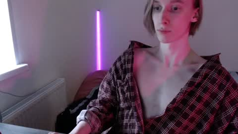 Snapshot of usuck364662 chatting on February 1, 6:32 am Excuse me online show from February 1, 6:32 am