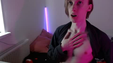 Snapshot of usuck364662 chatting on February 6, 3:16 am Excuse me online show from February 6, 3:16 am