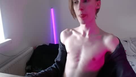 Snapshot of usuck364662 chatting on February 11, 6:30 am Excuse me online show from February 11, 6:30 am