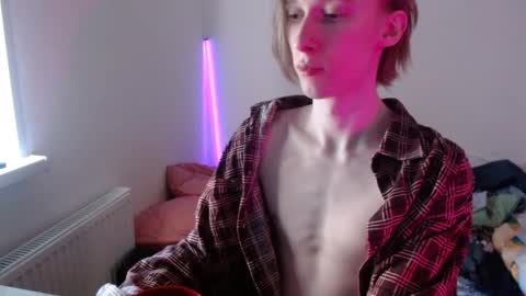 Snapshot of usuck364662 chatting on February 19, 4:12 am Excuse me online show from February 19, 4:12 am