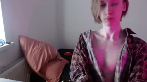 Snapshot of usuck364662 chatting on February 22, 3:56 am Excuse me online show from February 22, 3:56 am