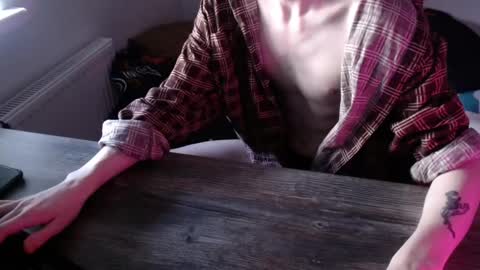 Snapshot of usuck364662 chatting on March 4, 4:49 am Excuse me online show from March 4, 4:49 am