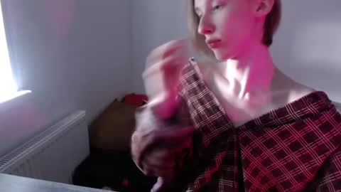 Snapshot of usuck364662 chatting on March 5, 7:05 am Excuse me online show from March 5, 7:05 am