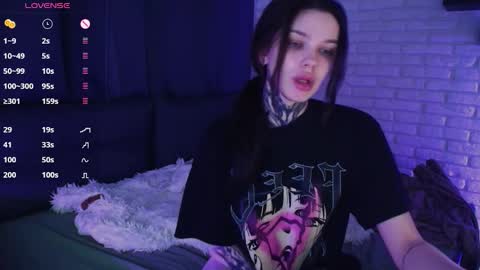 Snapshot of uwu_eva chatting on January 19, 7:57 am Eva online show from January 19, 7:57 am