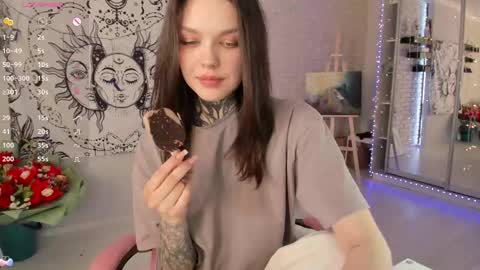 Snapshot of uwu_eva chatting on February 28, 1:25 pm Eva online show from February 28, 1:25 pm