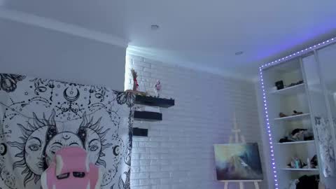 Snapshot of uwu_eva chatting on March 4, 3:26 pm Eva online show from March 4, 3:26 pm