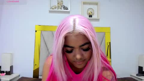 vahioleth  online show from November 26, 2:56 am