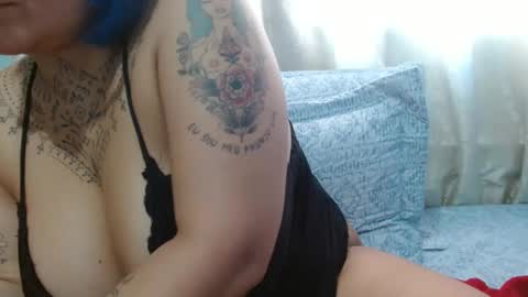 Snapshot of vaholiver chatting on January 13, 7:10 pm Vah Oliver online show from January 13, 7:10 pm