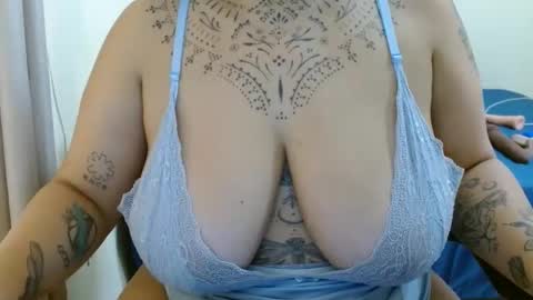 Snapshot of vaholiver chatting on January 31, 5:21 pm Vah Oliver online show from January 31, 5:21 pm