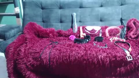 vaiolet online show from October 9, 7:17 am