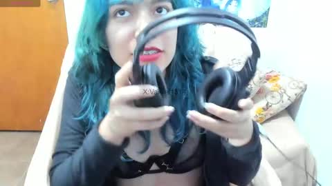 Vaiolet1314 online show from October 8, 1:47 am