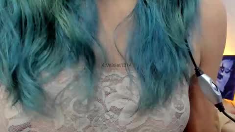 Vaiolet1314 online show from November 21, 2:21 am