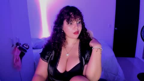 Snapshot of valen_smile_ chatting on December 18, 5:26 am valen_smile_ online show from December 18, 5:26 am