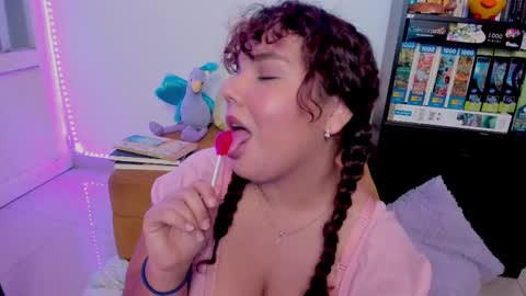 Snapshot of valen_smile_ chatting on February 11, 2:35 am valen_smile_ online show from February 11, 2:35 am