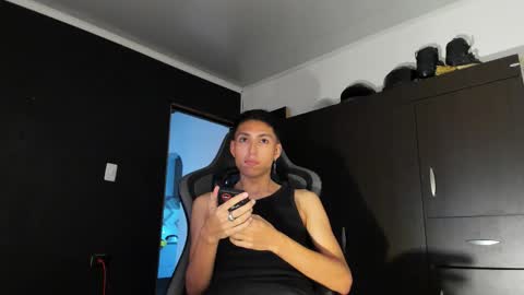 valentean online show from November 14, 7:01 pm