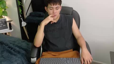 Valentin  online show from November 20, 4:01 am