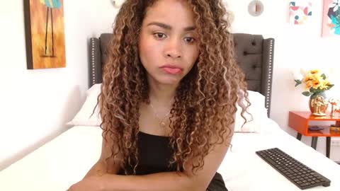 Valen Ferrer online show from January 23, 6:24 pm