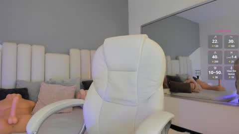 Snapshot of valentina_m17 chatting on December 11, 4:28 am VALENTINA online show from December 11, 4:28 am