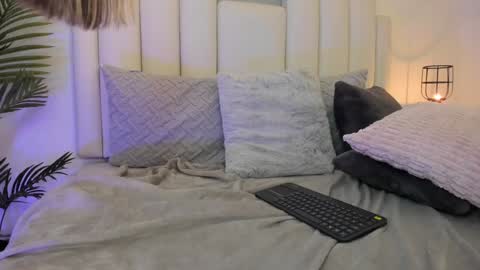 Snapshot of valentina_m17 chatting on January 8, 1:32 am VALENTINA online show from January 8, 1:32 am