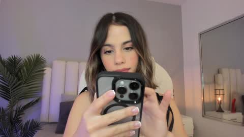 Snapshot of valentina_m17 chatting on January 15, 4:36 am VALENTINA online show from January 15, 4:36 am