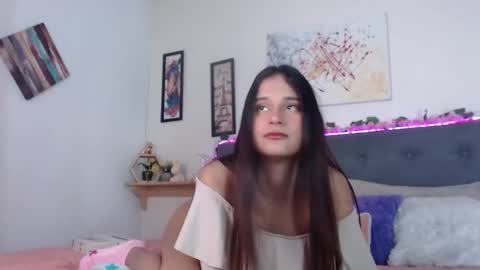 V A L E N T I N I online show from October 22, 8:08 pm