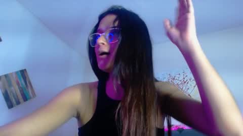 V A L E N T I N I online show from November 10, 7:24 pm