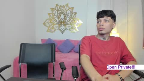 Snapshot of valeperez24 chatting on February 24, 1:02 am Valery And Daniel online show from February 24, 1:02 am