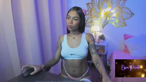 Snapshot of valeperez24 chatting on September 20, 1:50 am Valery And Daniel online show from September 20, 1:50 am