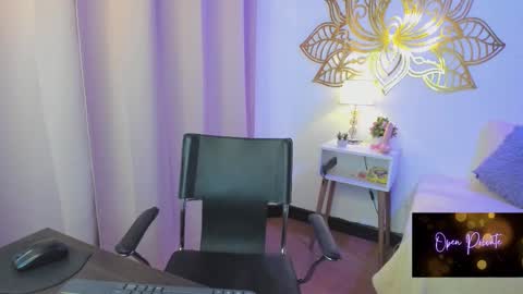 Snapshot of valeperez24 chatting on November 29, 1:52 am Valery And Daniel online show from November 29, 1:52 am