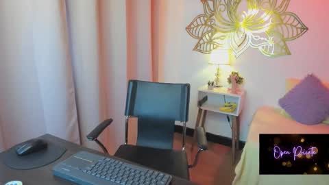 Snapshot of valeperez24 chatting on November 30, 10:36 pm Valery And Daniel online show from November 30, 10:36 pm