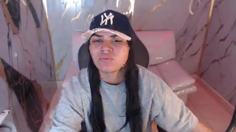 Snapshot of valeri_harpers4 chatting on November 11, 2:39 pm valeri_harpers4 online show from November 11, 2:39 pm