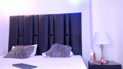 valeri_tafur online show from February 6, 2:15 pm