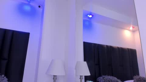 valeri_tafur online show from February 11, 2:02 pm