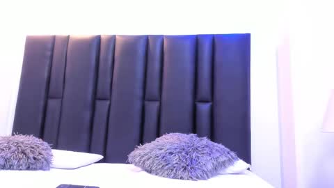 valeri_tafur online show from March 7, 10:45 am