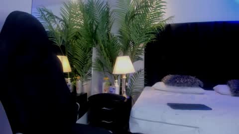 valeri_tafur online show from October 11, 11:31 am