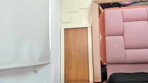 valeria__henao1 online show from October 9, 7:12 pm