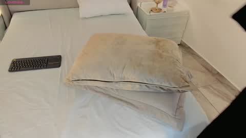 Valeria online show from December 18, 11:24 am